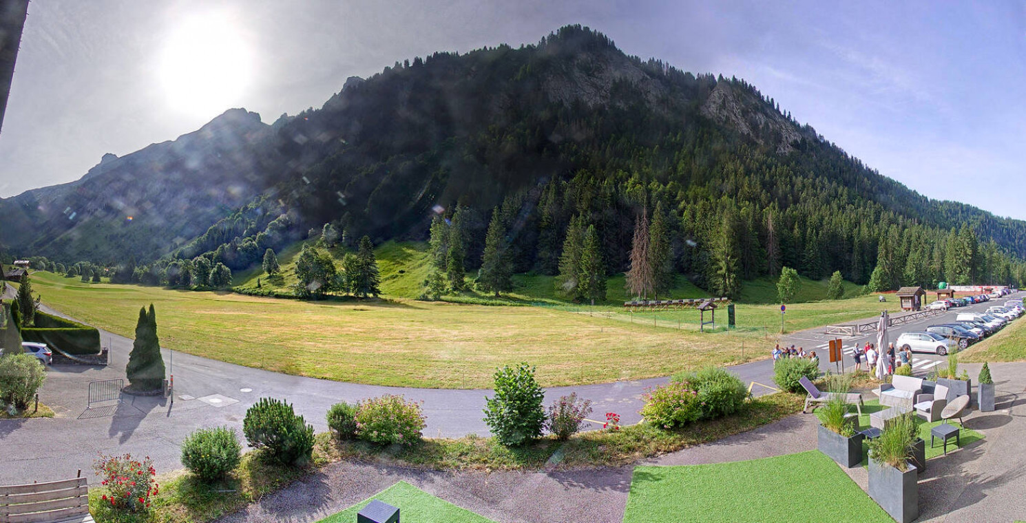 Webcam Le Grand-Bornand - Auberge Nordique Lormay - 1200 m
