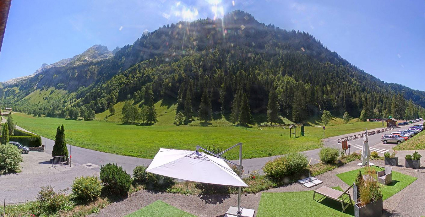 Webcam Le Grand-Bornand - Auberge Nordique Lormay - 1200 m