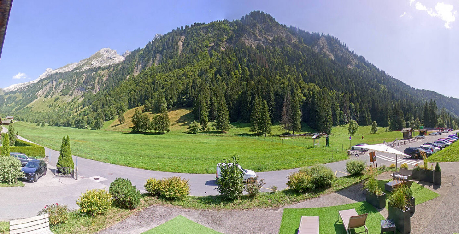 Webcam Le Grand-Bornand - Auberge Nordique Lormay - 1200 m